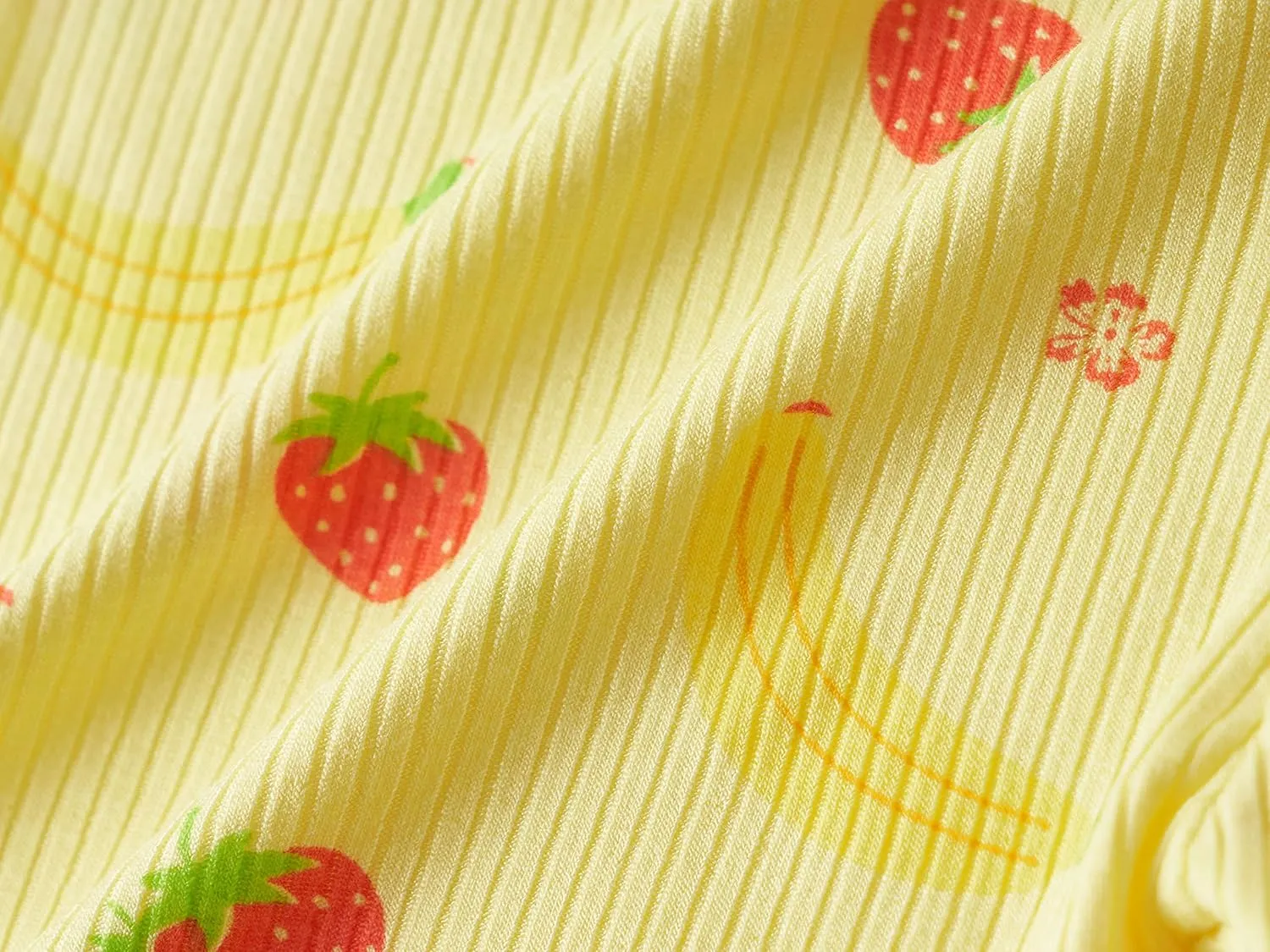 Beezizac Toddler & Little Girls Pajamas Cute Ditsy Floral/Strawberry Fruit Tee & Pants PJ Spring Set Kid Size 2T- 10
