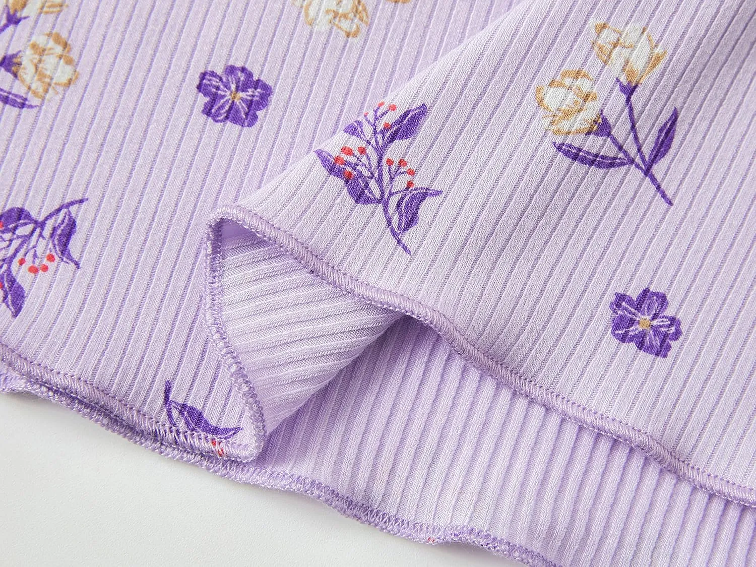 Beezizac Toddler & Little Girls Pajamas Cute Ditsy Floral/Strawberry Fruit Tee & Pants PJ Spring Set Kid Size 2T- 10