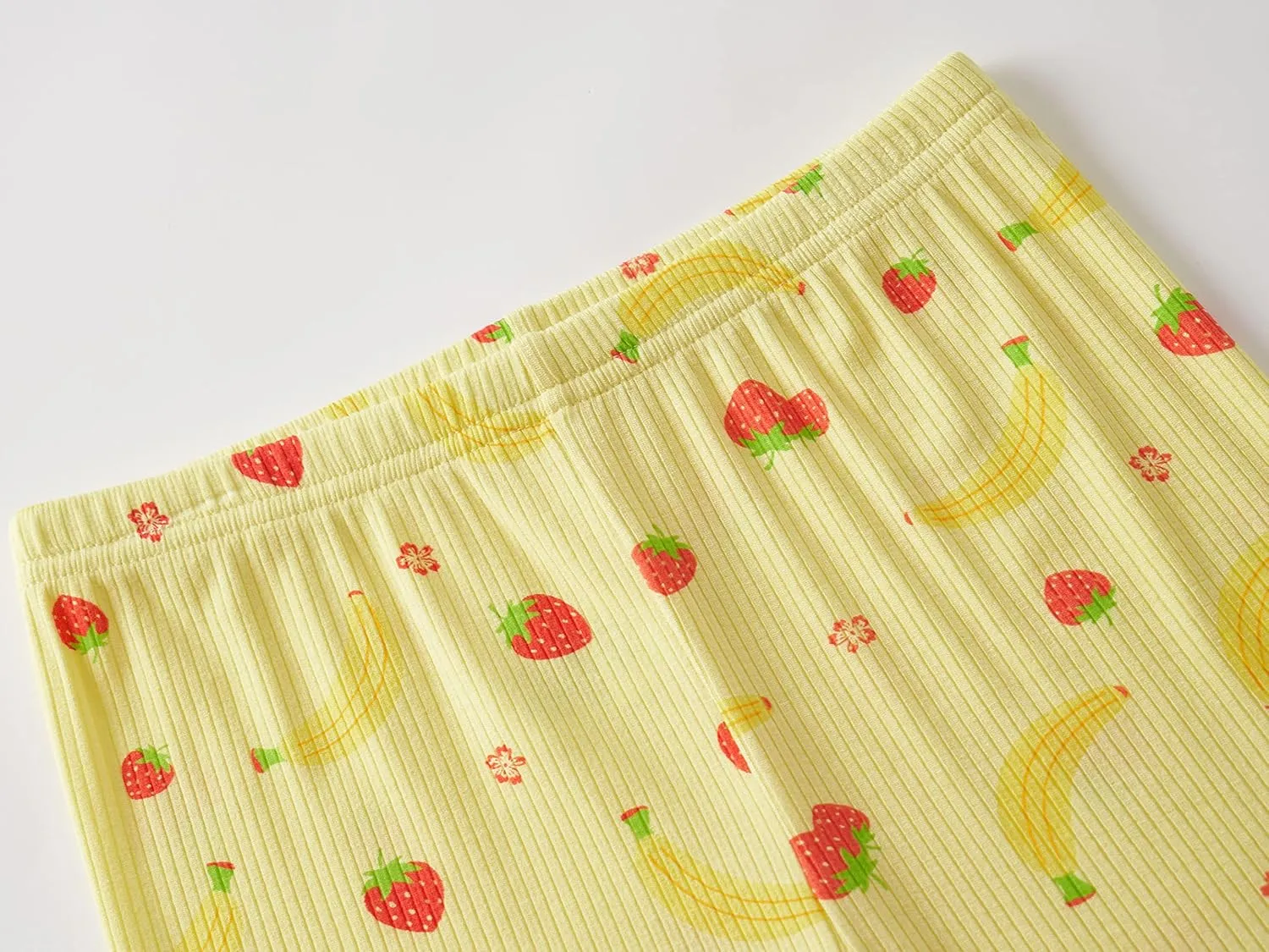 Beezizac Toddler & Little Girls Pajamas Cute Ditsy Floral/Strawberry Fruit Tee & Pants PJ Spring Set Kid Size 2T- 10