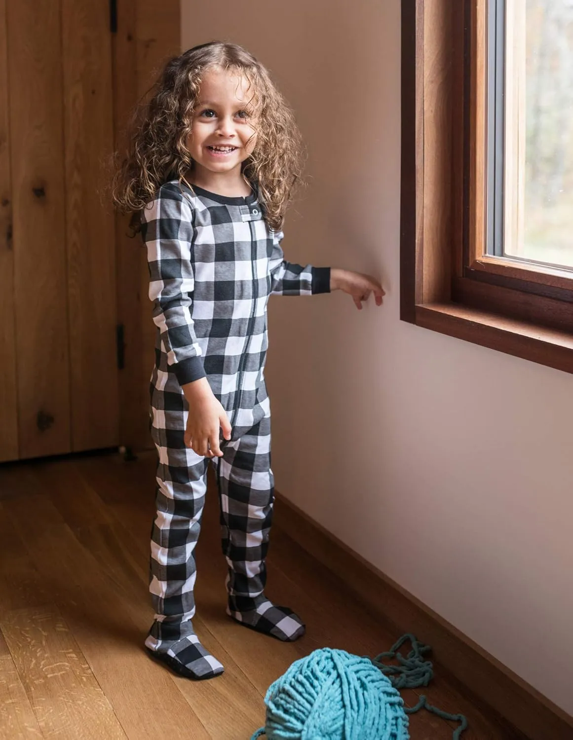 Leveret Kids Pajamas Baby Boys Girls Footed Pajamas Sleeper 100% Cotton Plaids (Size 6-12 Months-5 Toddler)