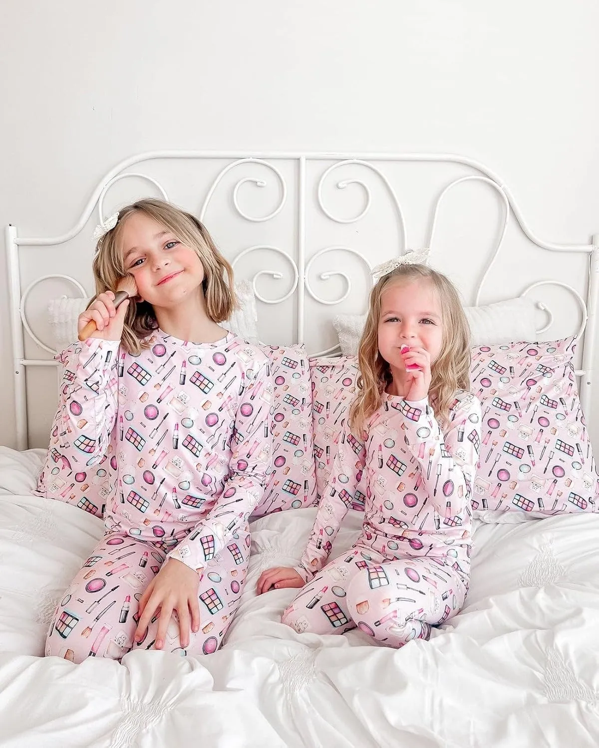 Pink Bamboo Pajamas 2-Piece Lounge Set, Sustainable Pajamas, Long Sleeve, Washable, Cute Jumper Design.